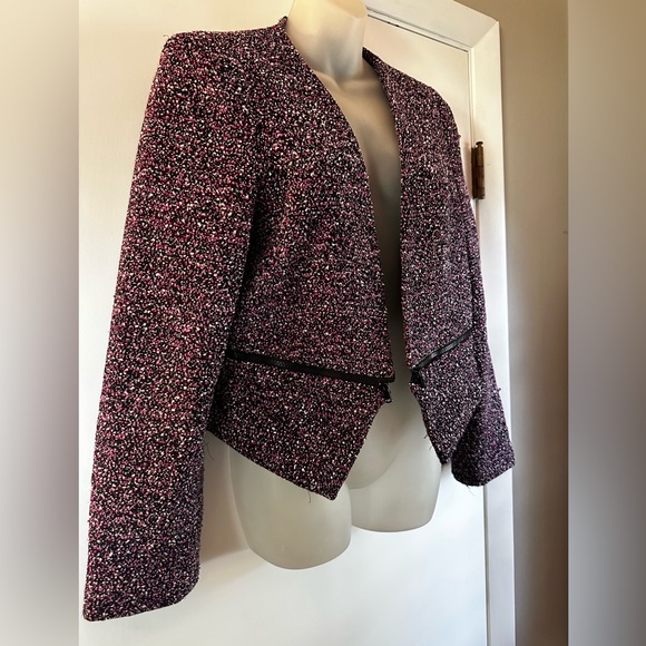 Calvin Klein - Picture 2 of 4